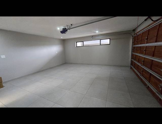 3 BEDROOM SECTIONAL TITLE TO LET IN PALM LAKES ESTATE